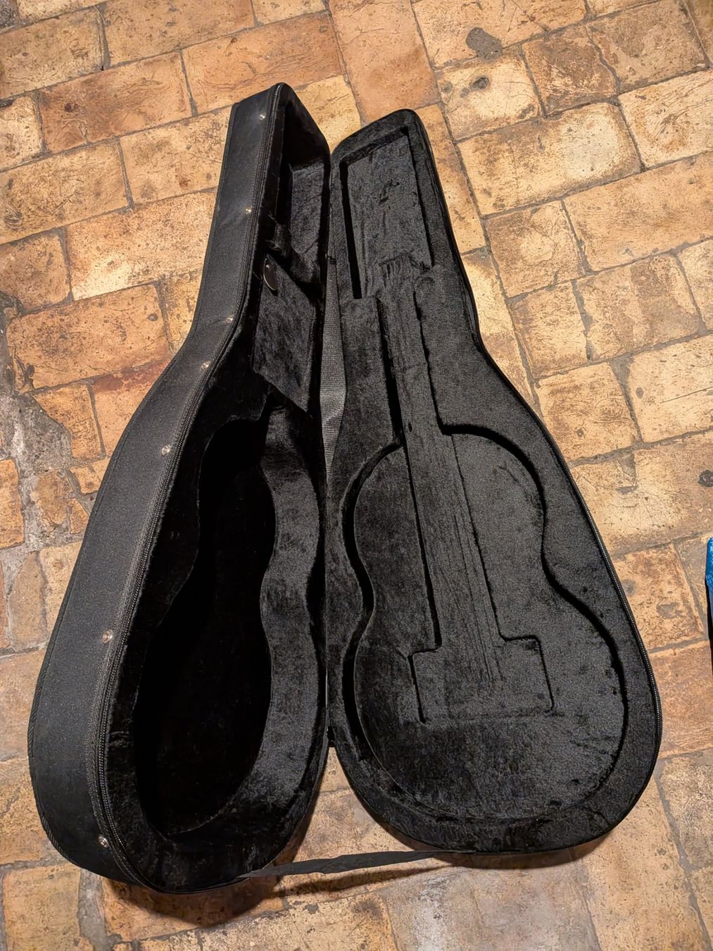 Taschen: Gitarrenhülle – Gebraucht aus Zürich von aat48 2