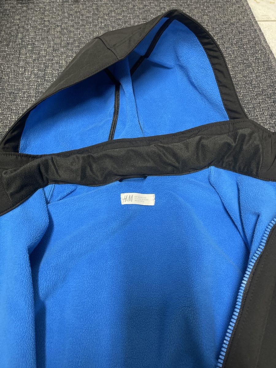 Giacche & Cappotti: H&M Softshell jacke gr 164 schwarz/blau – Usato da Bad Zurzach venduto da Cuore34 1