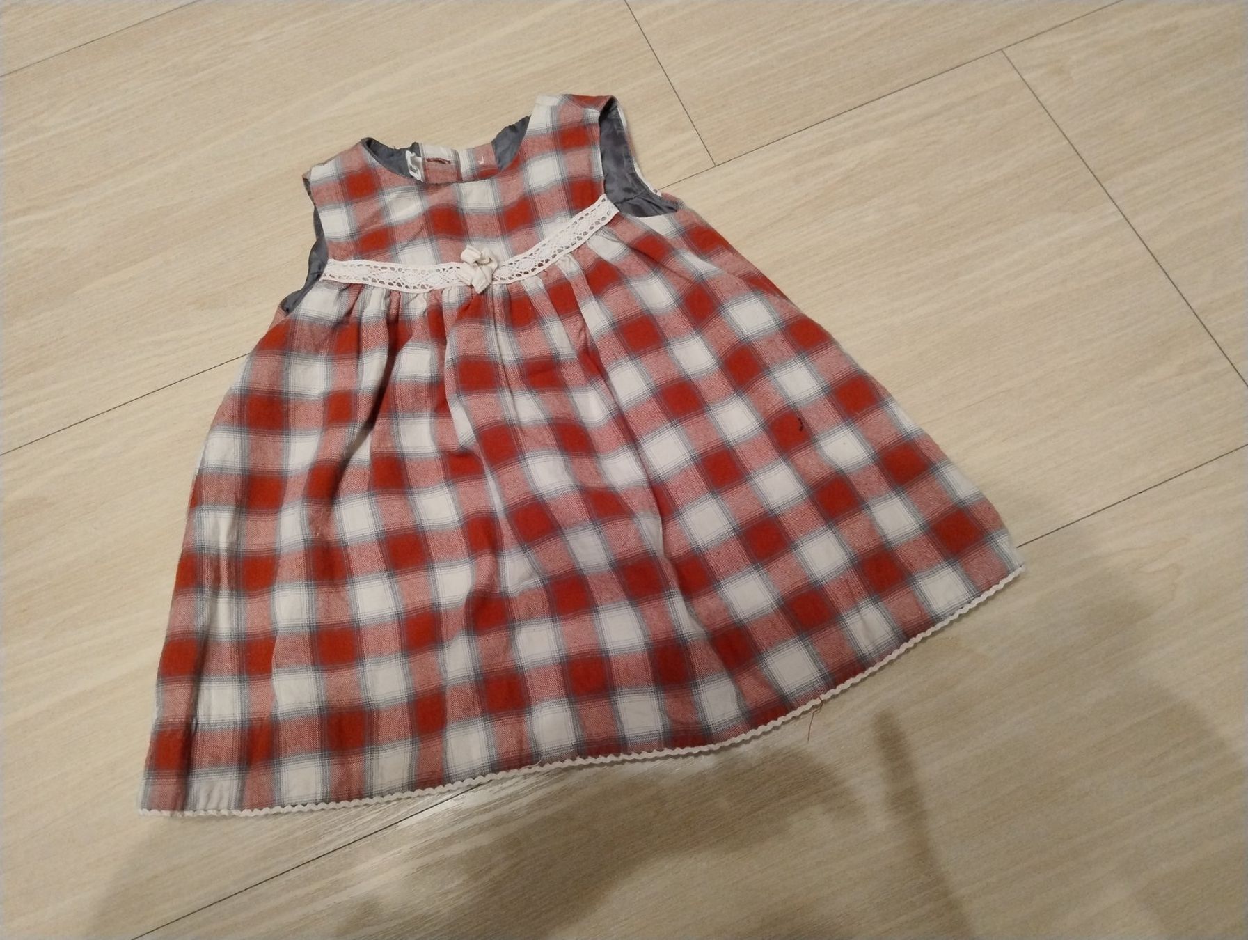 H&M Robes et jupes: Mädchenkleid Gr. 80 – D'occasion à Bätterkinden par livingdreams