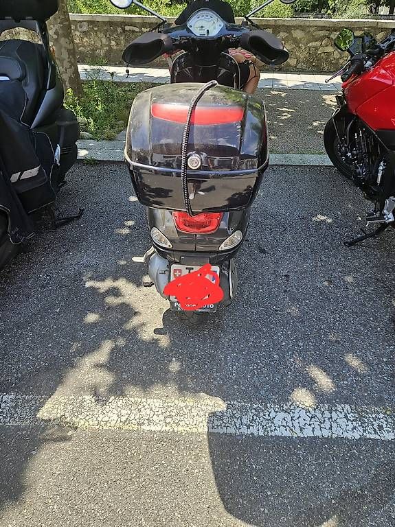 Piaggio Scooter: Vendo scooter vespa piaggio 125 – Usato da Lugaggia venduto da Beppecap 2