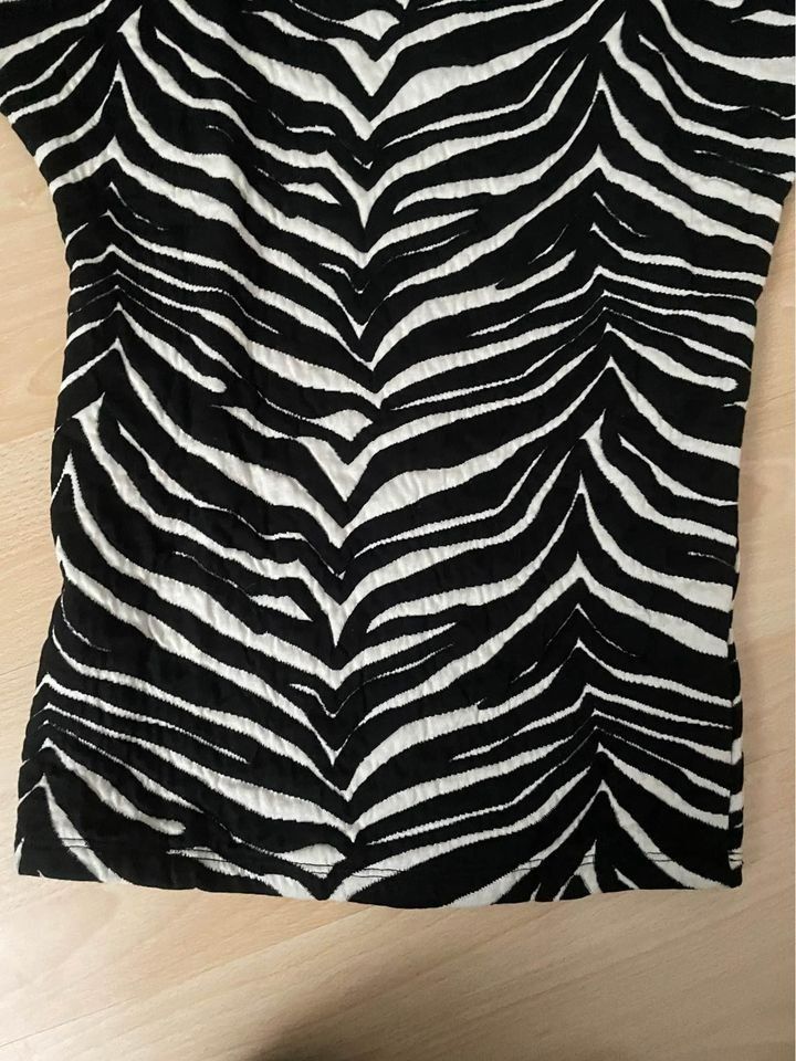 Mango Vestiti: Zebra Dress Gr.S (Mango) – Usato da Glattpark(Opfikon) venduto da der_dh8z 3