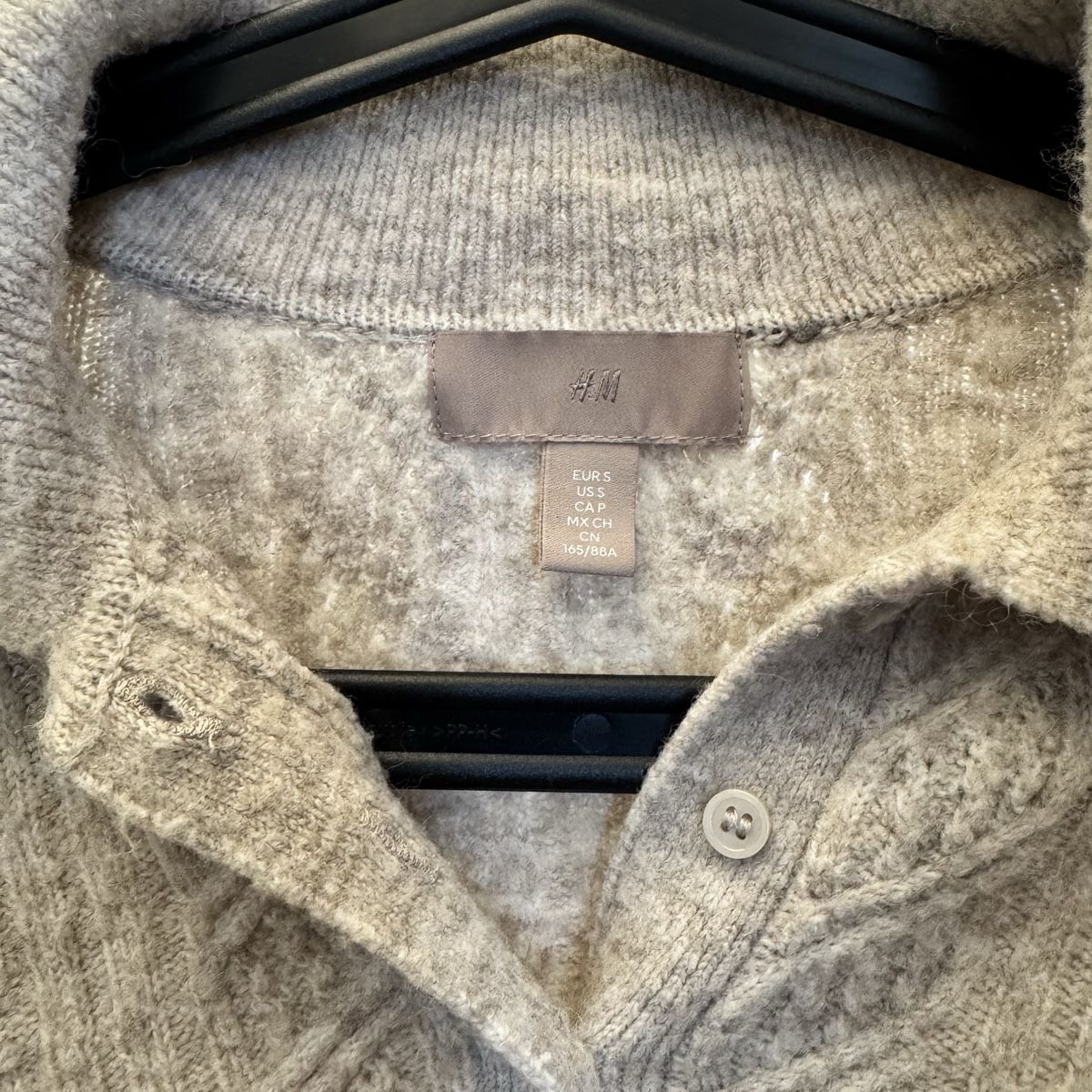 H&M Maglioni & Felpe: Strickpullover H&M Collage-Muster Kragen Gr. S Neuwertig! – Nuovo (secondo la descrizione) da Baden venduto da sinaxli 2