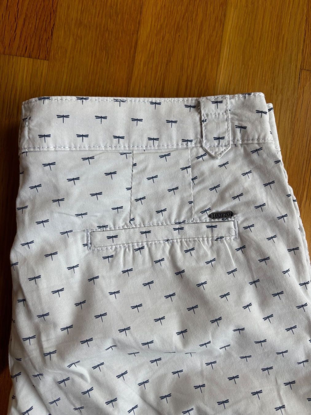 Esprit Pantaloni: Kurze Sommer Hose von Esprit – Usato da Buchs ZH venduto da anviesku