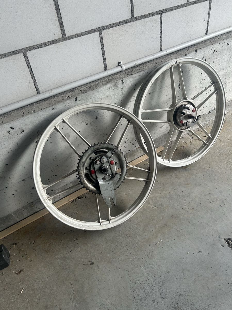 Pièces pour mobylette: Puch Felgen – D'occasion à Bennau par Steinboden