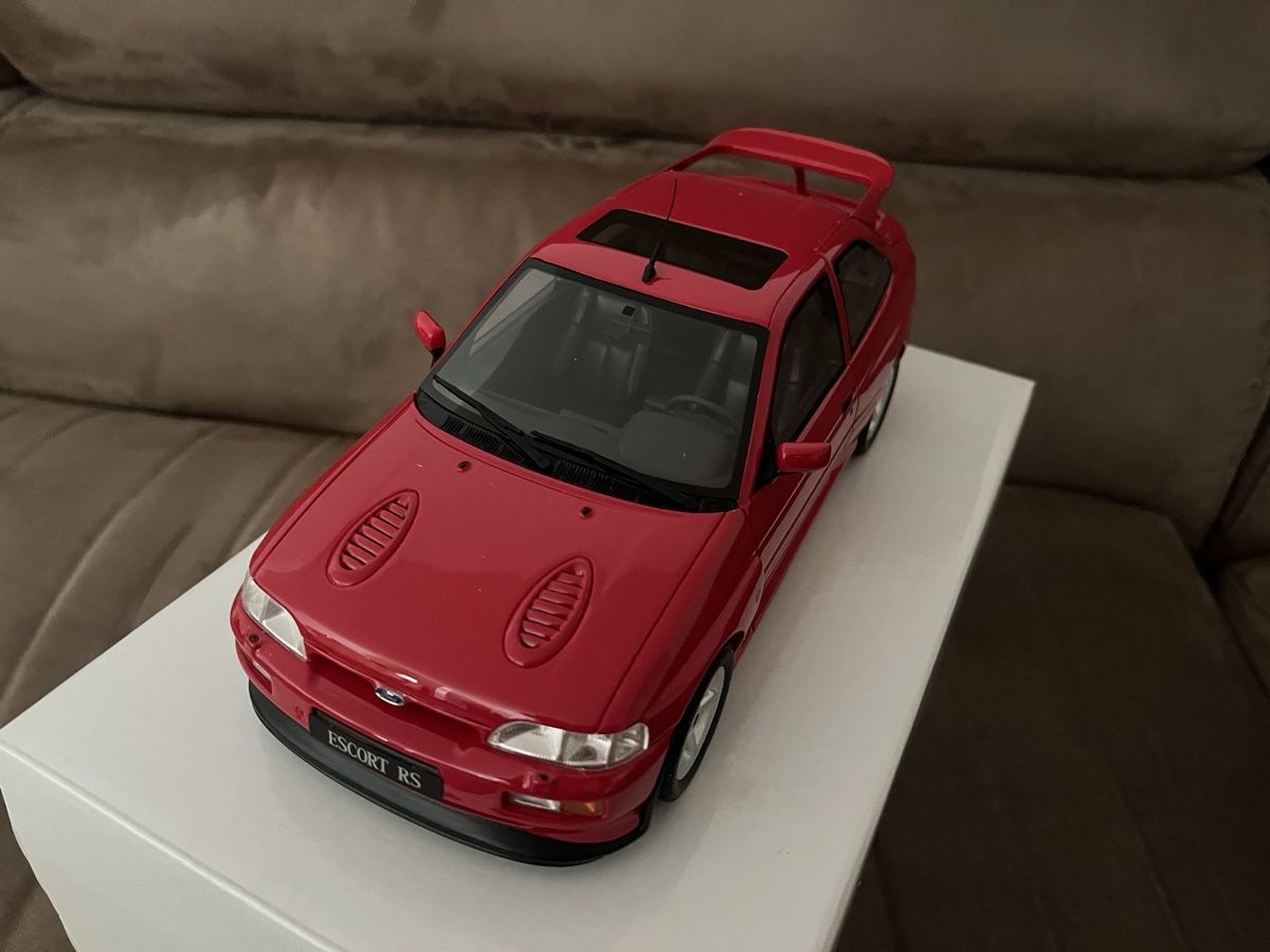 Otto Models Modellini d'auto: Ford Escort RS Cosworth 1/18 – Nuovo e nell'imballaggio originale da Saxon venduto da Kwik25 4