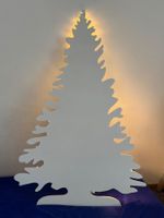 Tannenbaum aus Holz weiss / beleuchtet 140 cm