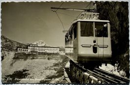 PILATUS-BAHN mit Hotel Pilatus-Kulm