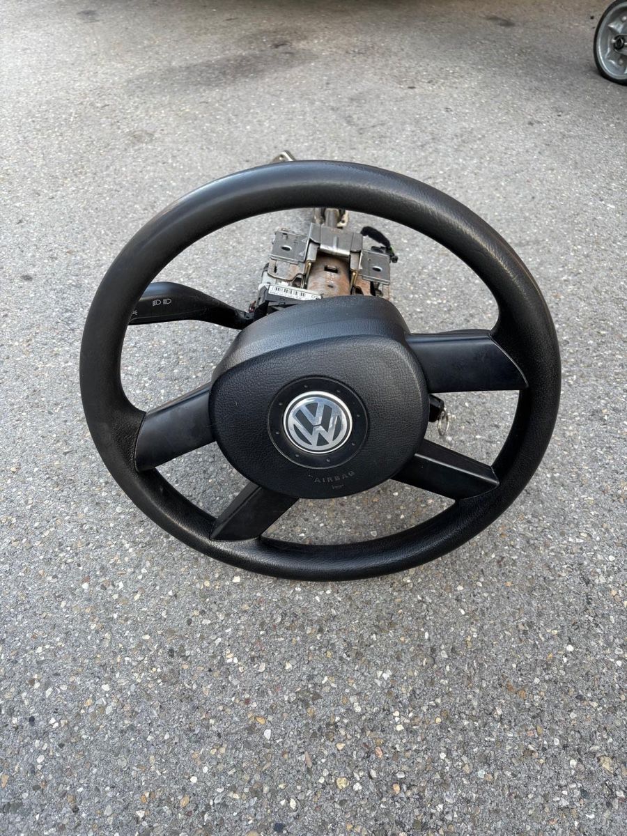 Volkswagen Tutti pezzi di ricambio auto: VW Polo jg2005, Steuerrad – Usato da Mörschwil venduto da ers_k5cc