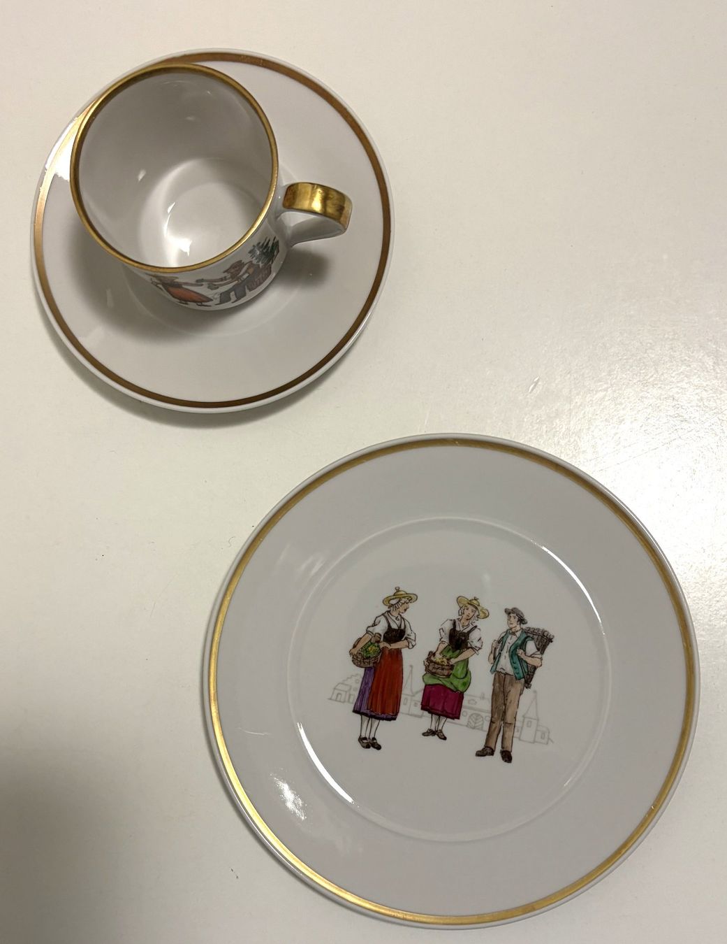 Set di piatti: Langenthal Mocca Set 3teilig Trachten handbemalt Vaud TOP – Usato da Wangen b. Olten venduto da Buntgemischt 1