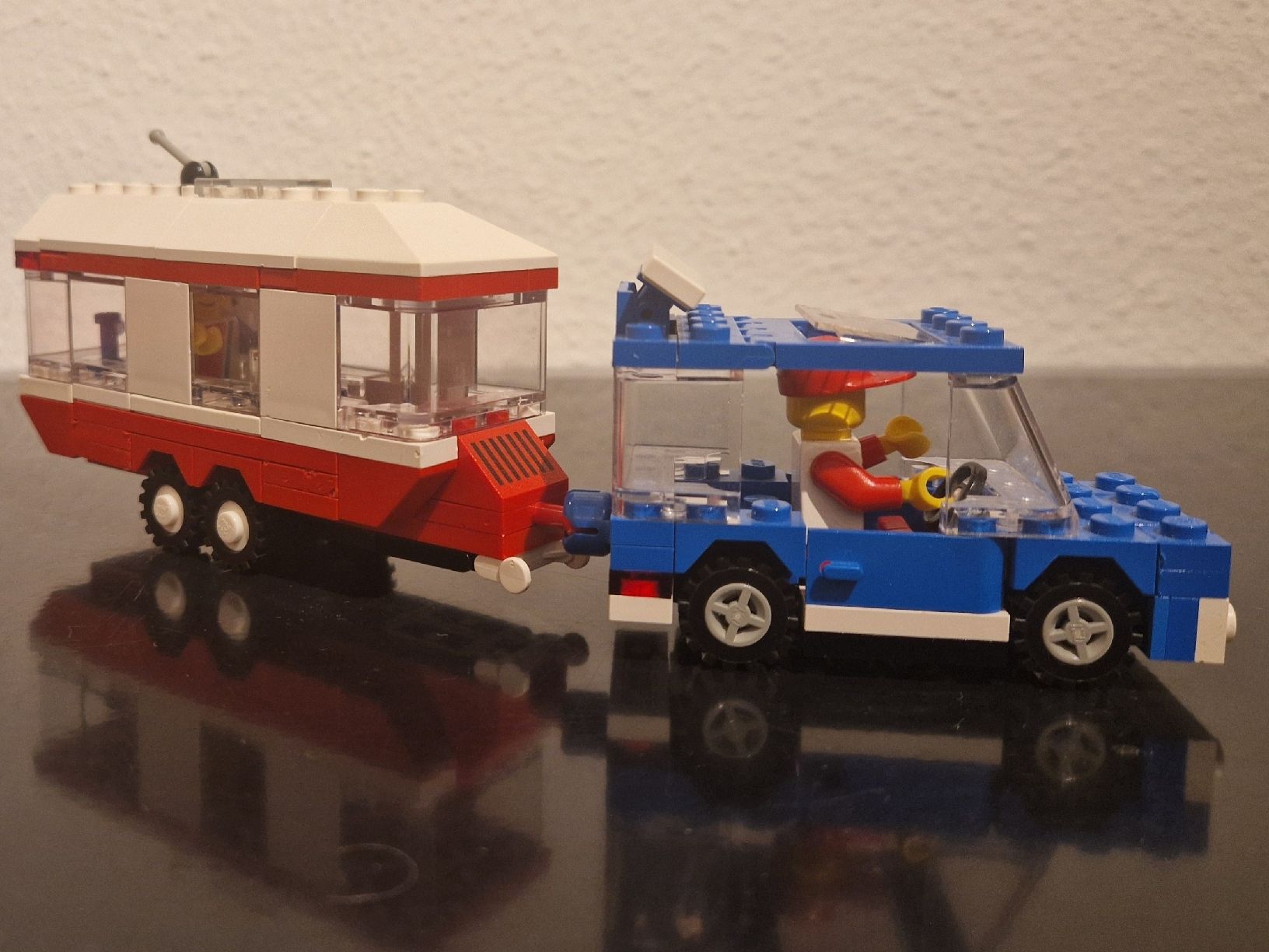 Lego Giocattoli: Wohnwagen mit Auto – Usato da Opfikon venduto da Meug 2