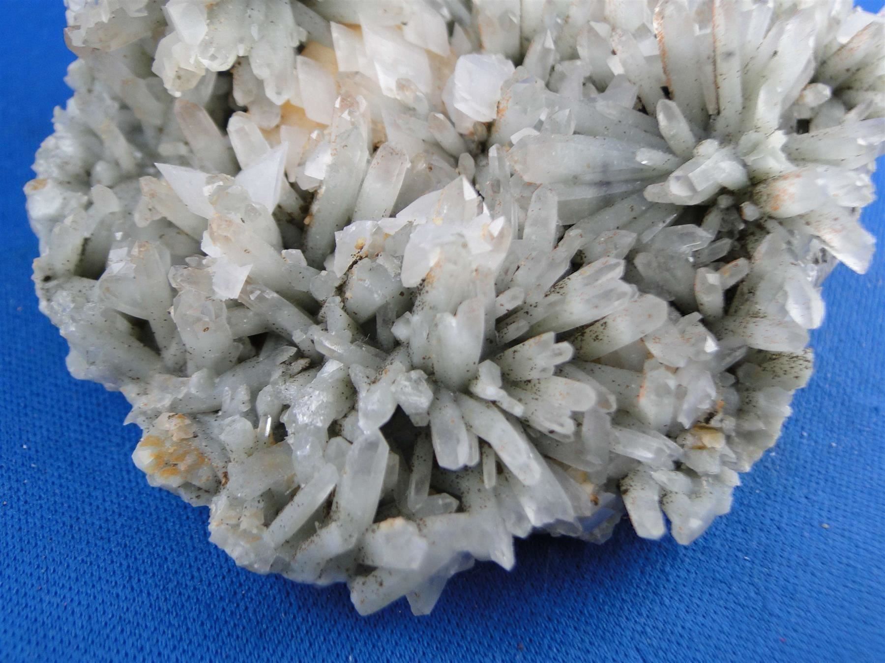 Mineralien & Heilsteine: Bergkristall var Prasem mit Calcit – Gebraucht aus Schinznach Bad von Demerald 4
