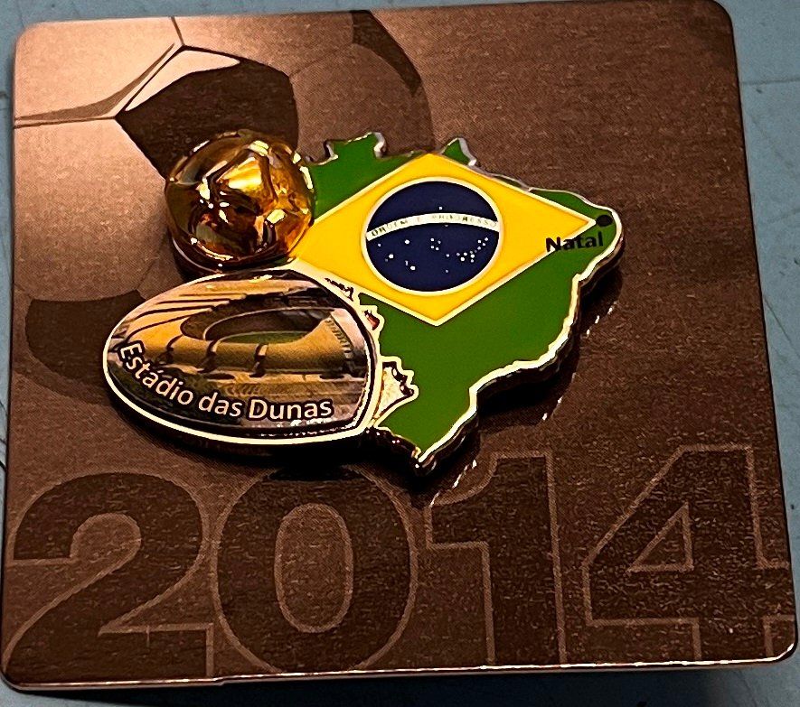 Fifa Placchette & Badge: Pin , WM 2014 Brasil, Estadio das Dunas – Usato da Obernau venduto da Wgnom