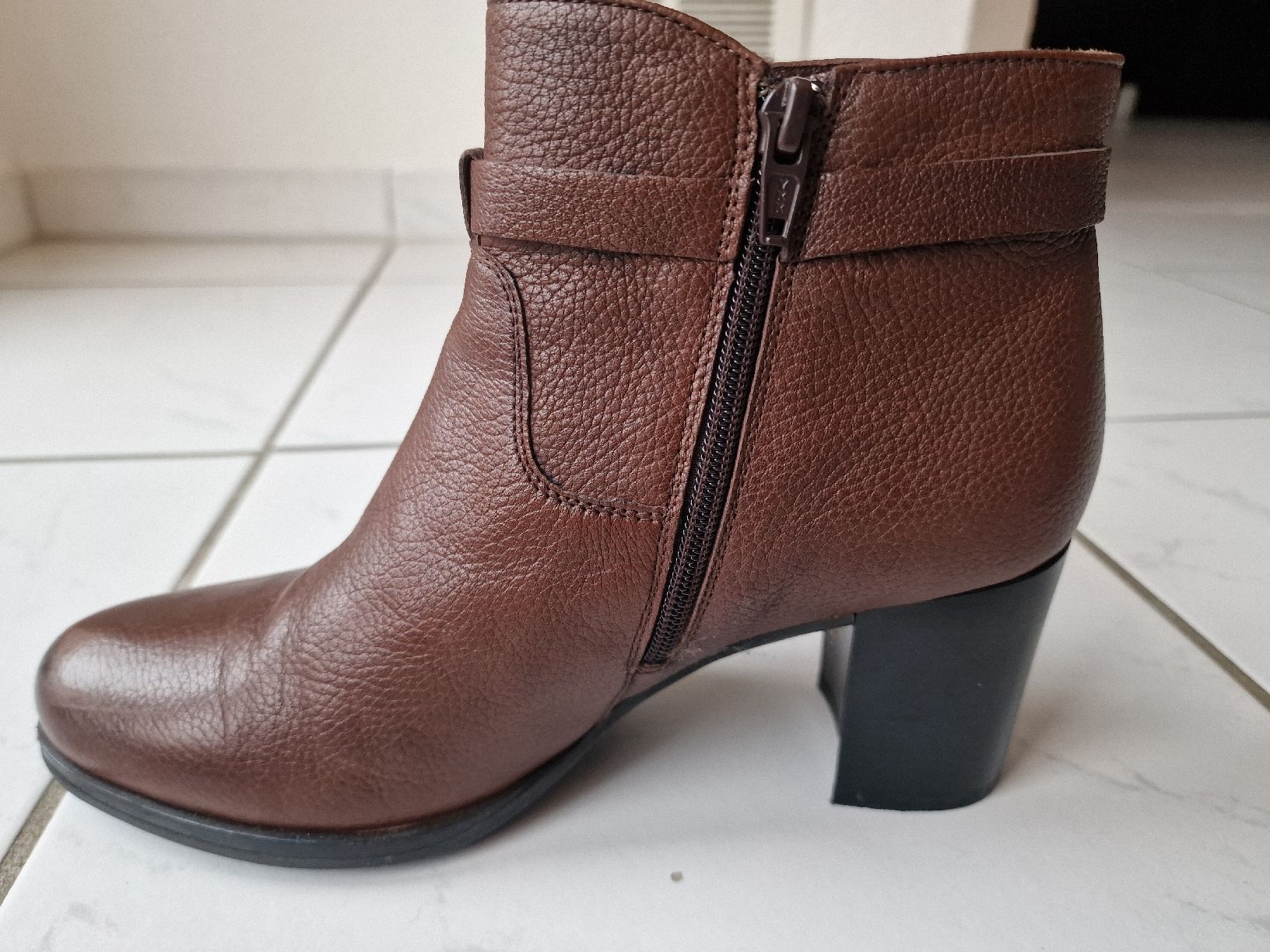 Scarpe da donna: Stiefeletten von Sandeus – Usato da Lausen venduto da Joli-80 1