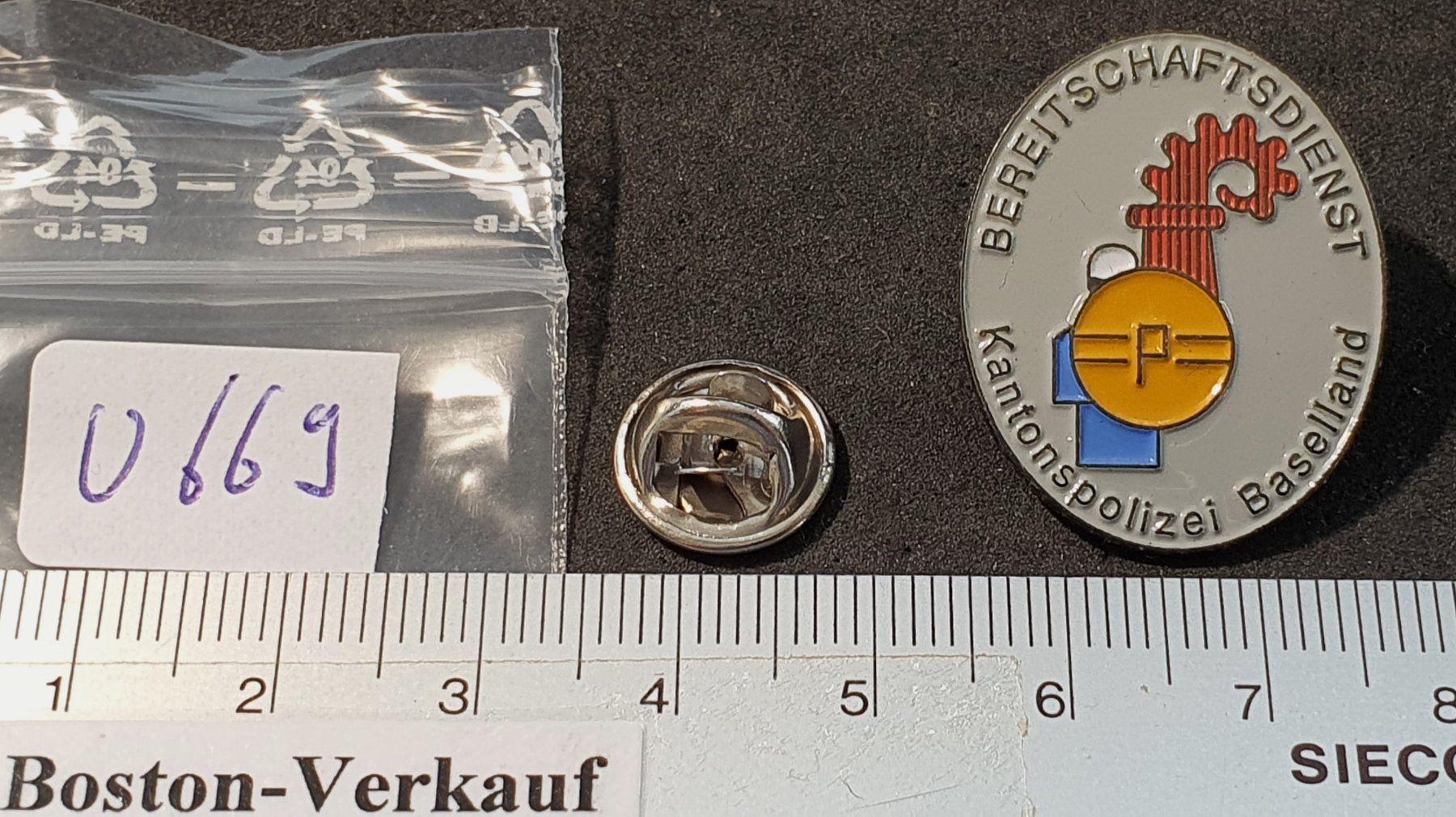 Placchette & Badge: U669 - Pin Kantonspolizei Baselland Bereitschaftsdienst – Usato da Reinach BL venduto da Boston-Verkauf 1