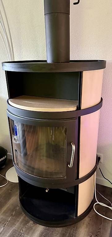 Stufe caminetto: Schwedenofen – Usato da Gwatt (Thun) venduto da Bennae 1
