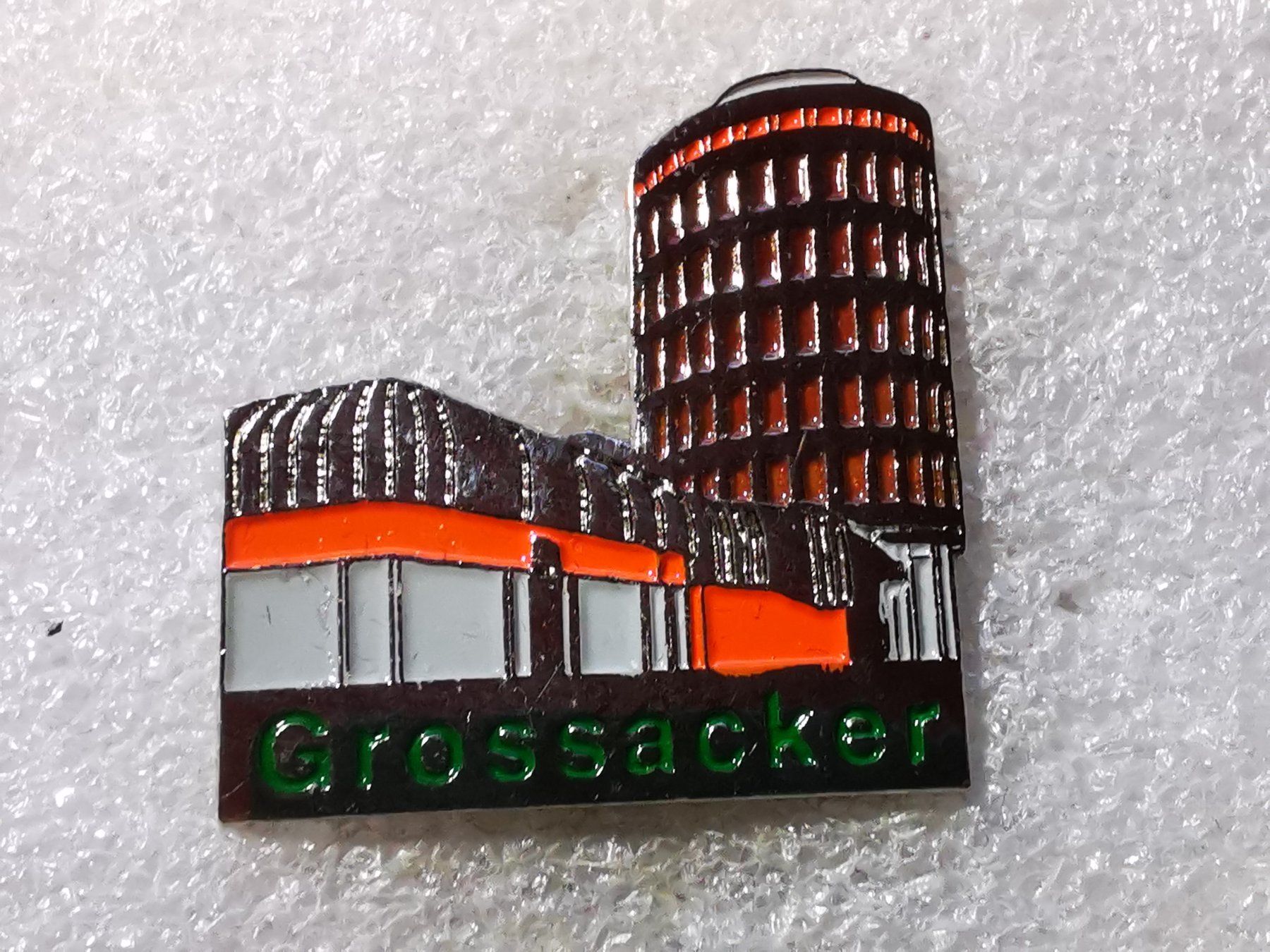 Plaketten & Abzeichen: Ansteckpin 99: Grossacker – Gebraucht aus Oppligen von Pin-Fall-Shop