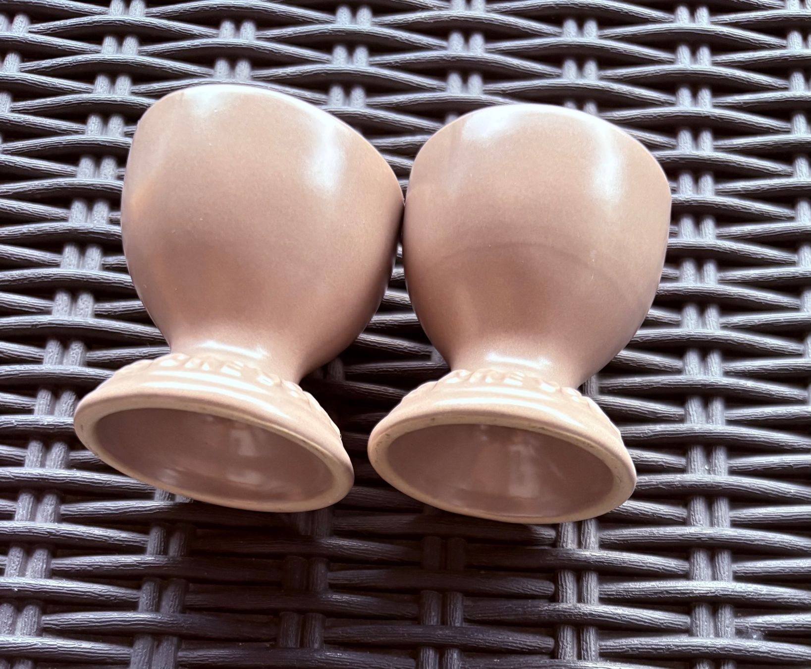 Le Creuset Altre Stoviglie: Le Creuset Eierbecher Set von 2 Beige – Nuovo (secondo la descrizione) da Bassersdorf venduto da rek_x2gl 2