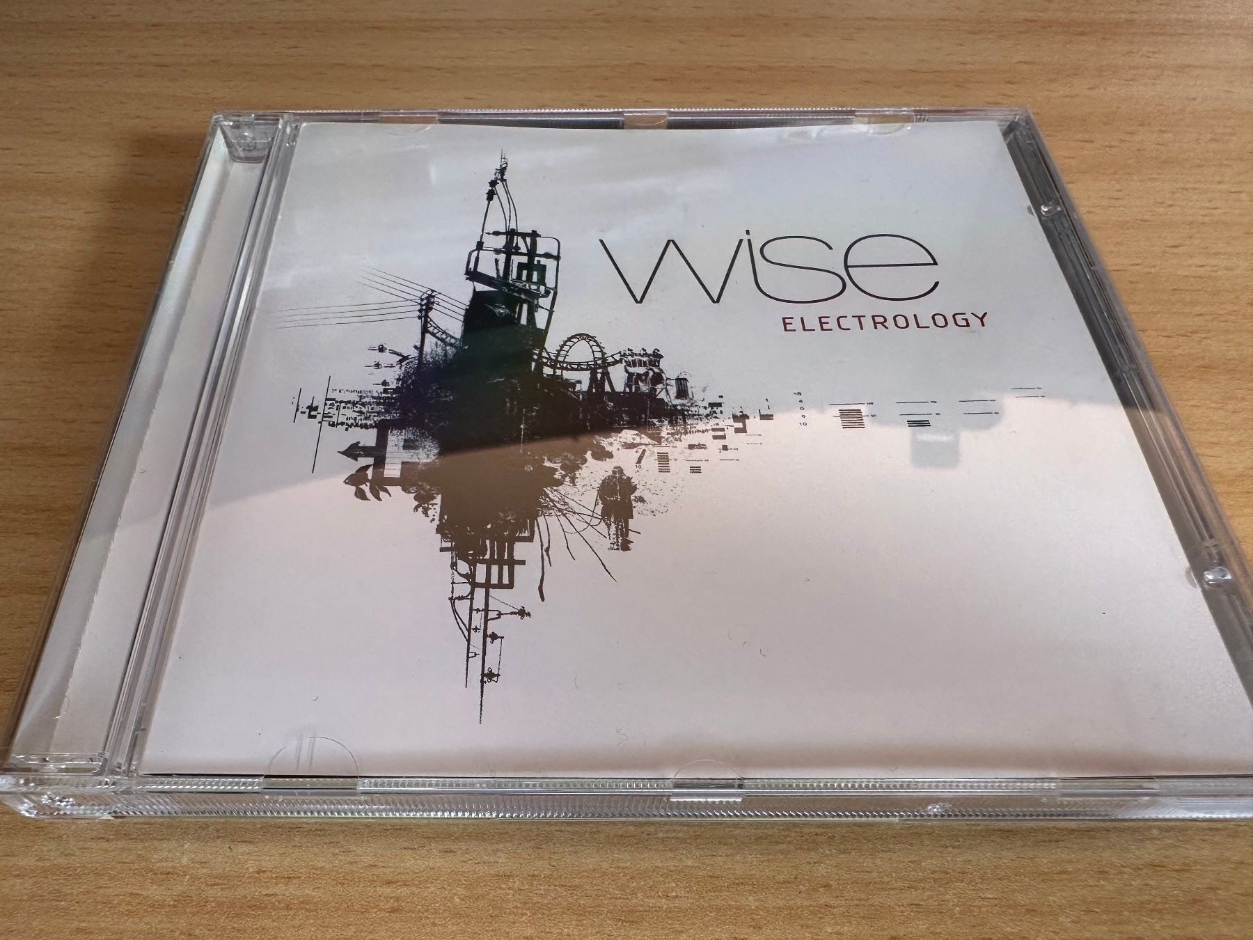 CD: Wise – Electrology – Usato da Rikon im Tösstal venduto da Alpenmutz