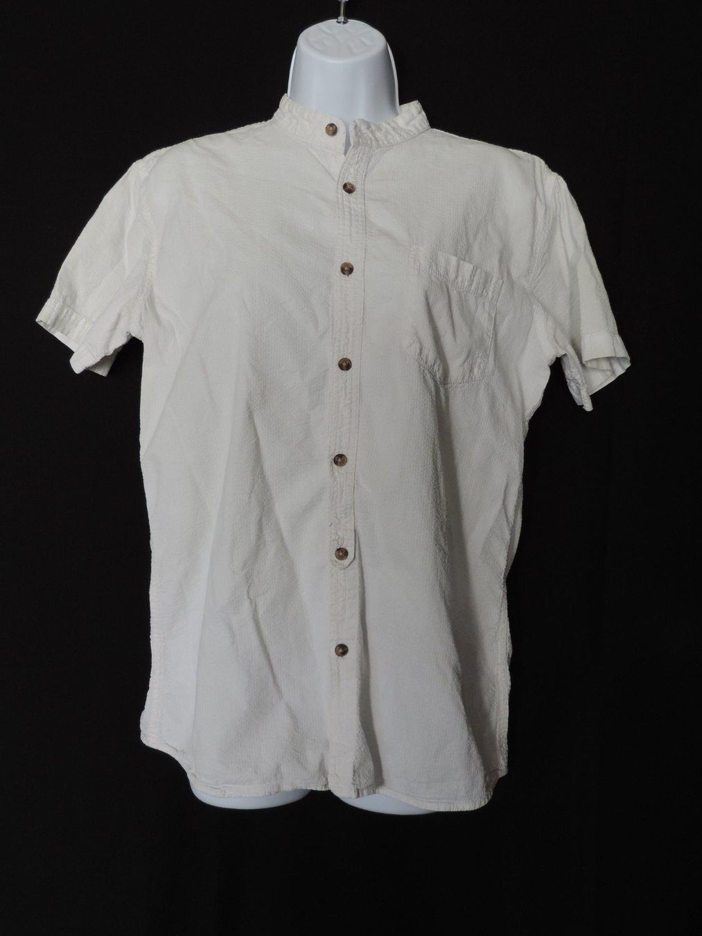 Chemises: chemise blanche avec léger relief – D'occasion à Genève par Axelle333 1
