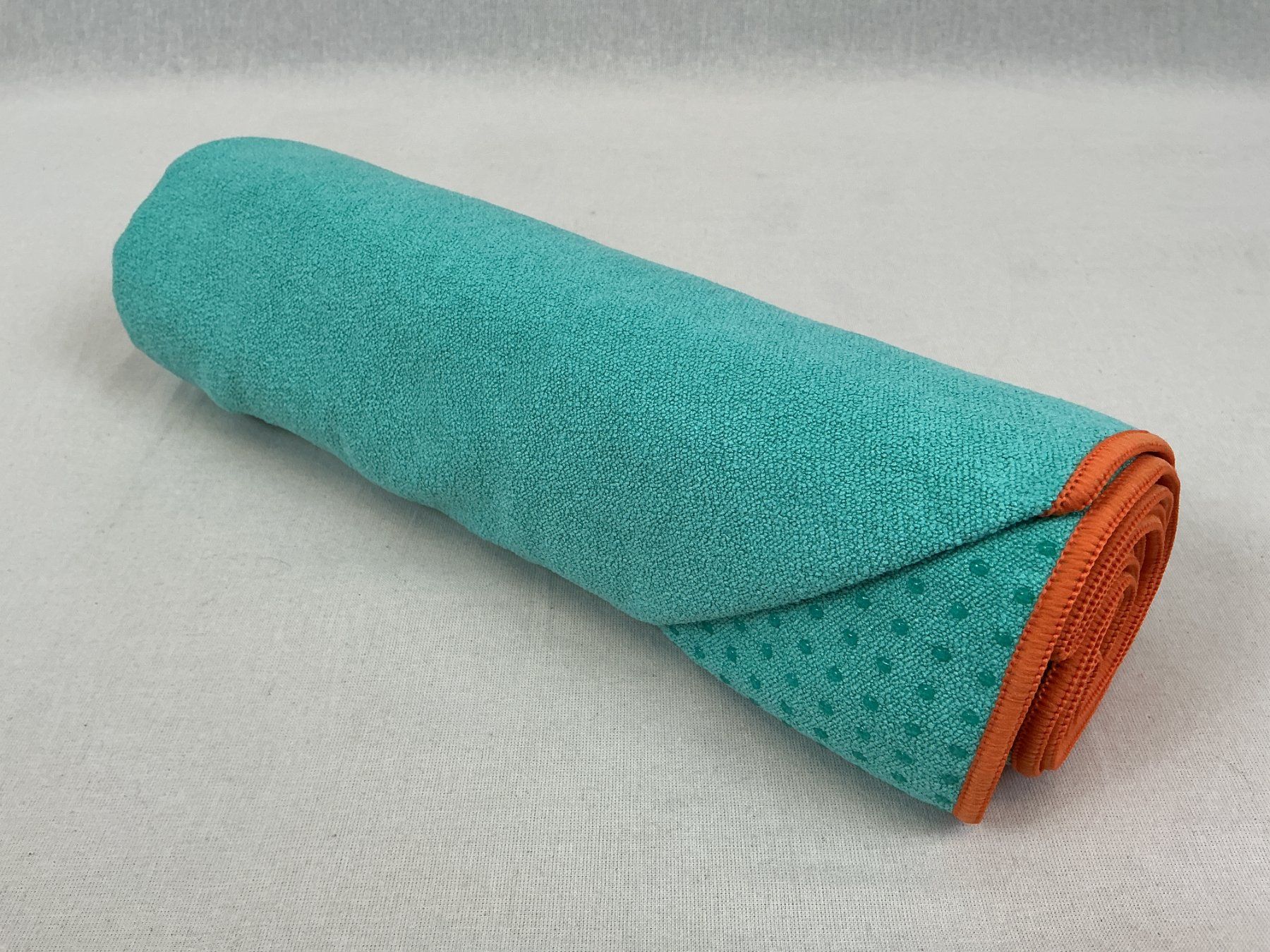 Serviettes de bain: YOGA Handtuch mit Antirutschnoppen – Neuf (Voir description) à Richterswil par Restwert_Richterswil