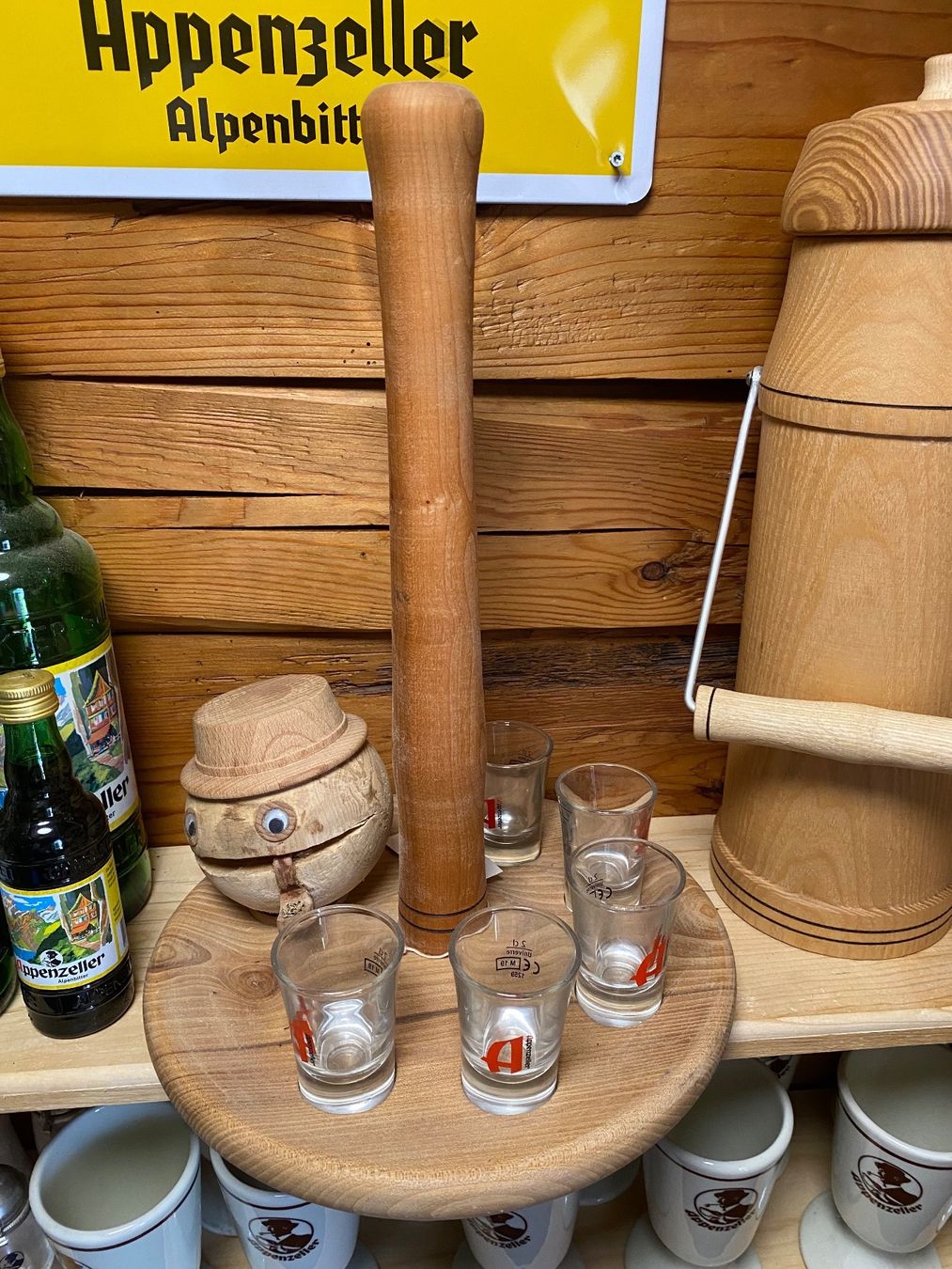 Sgabelli: Appenzeller...  Melchstuhl..! – Nuovo e nell'imballaggio originale da Wattwil venduto da Hoelzig