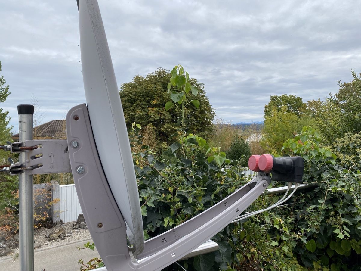 Parabola satellitare: Parabolspiegel mit LNB Monoblock – Usato da Kirchberg SG venduto da Lorschin 1