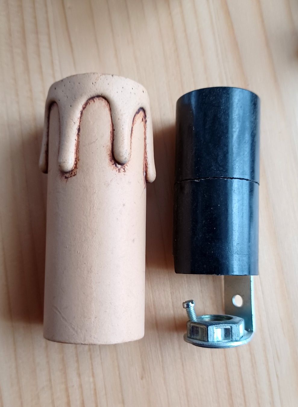 Produktbild von 4x Lampenfassungs-Sicherheitskappen – Innendurchmesser 1,9 Cm, Außen 2,6 Cm – Für Lichterketten & Standardfassungen – Schutz Vor Berührung & Regen