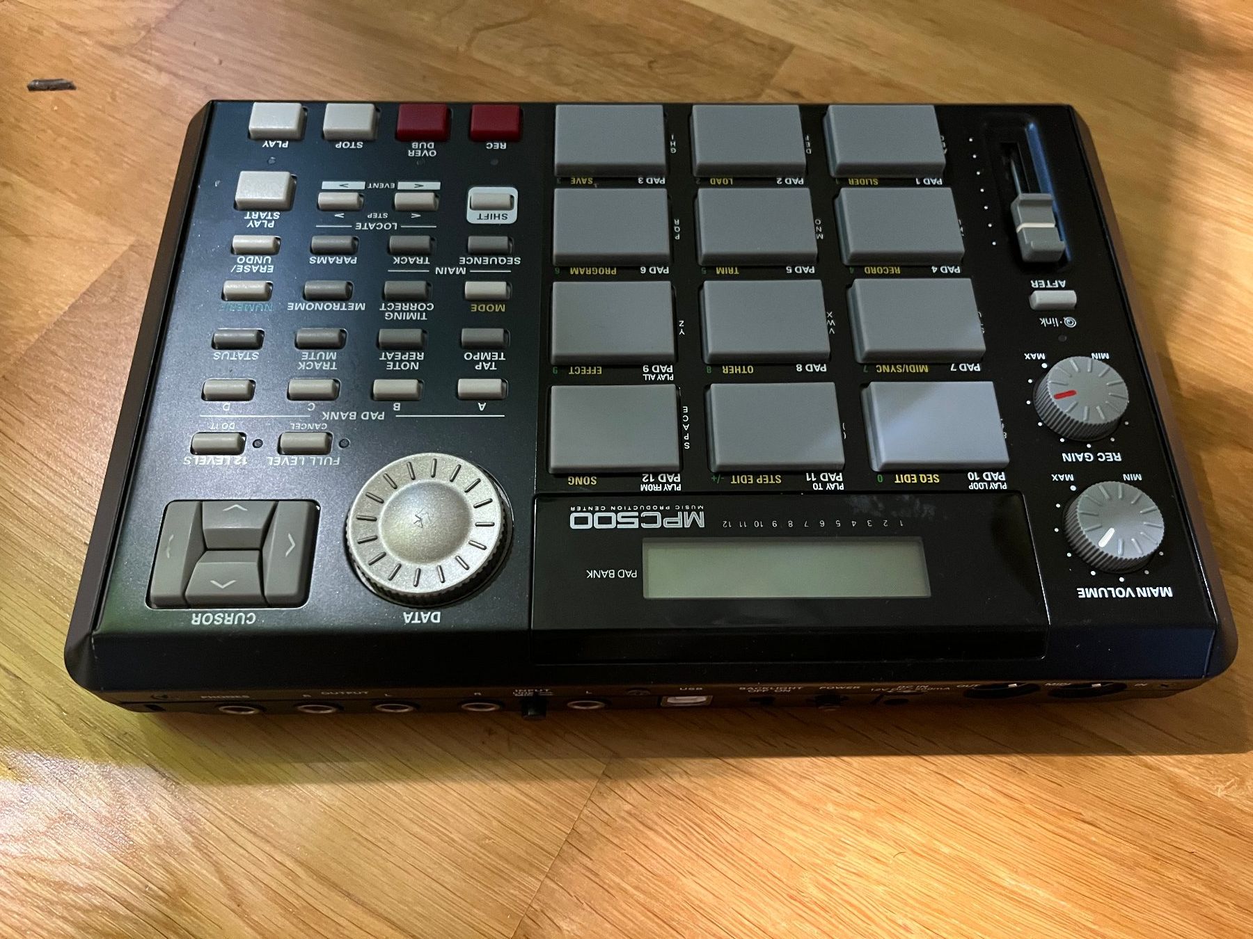 Akai Instruments de musique: Akai MPC500 - defekt – Défectueux à Winterthur par n_l_h 1
