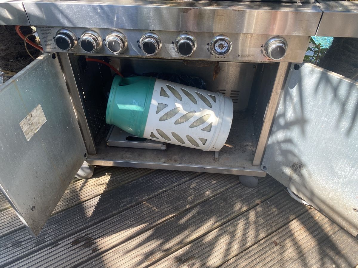 Grils: Weber Gasgrill mit 6 Brenner – D'occasion à Wettingen par vpr_9gz6 1