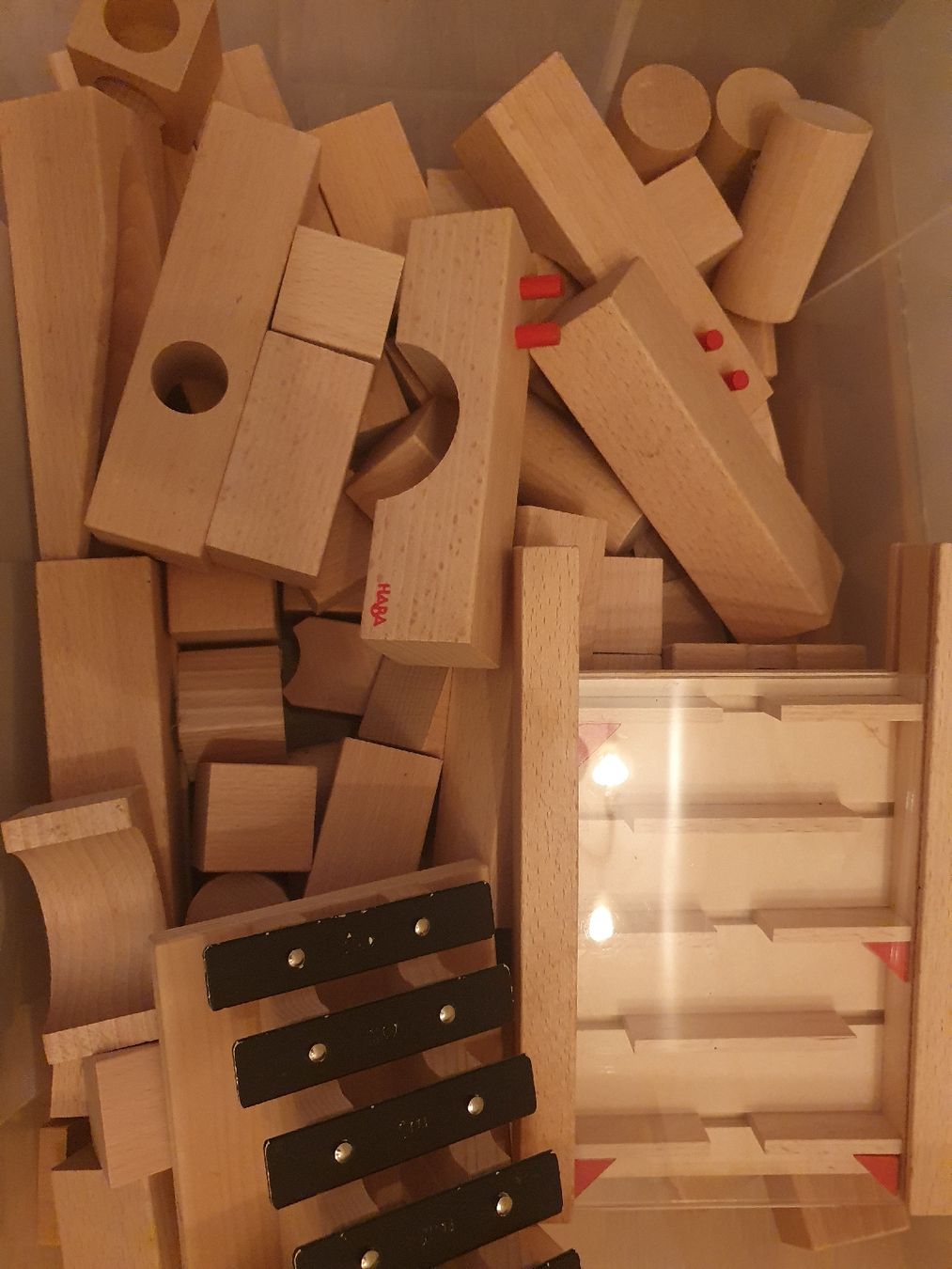 Haba Spielzeuge: HABA Kugelbahn Holzbausteine Murmeln klein – Gebraucht aus Zürich von Sebbe 1