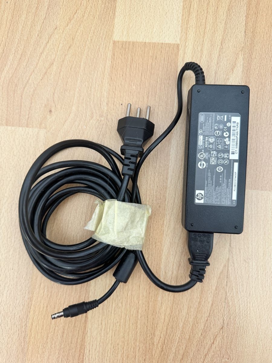Caricabatterie: Original HP Netzteil / Ladegerät 90W – Usato da Uetikon am See venduto da Ala888 1