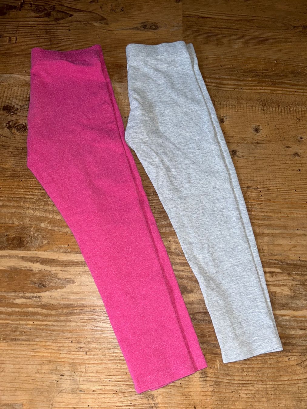 Collants & Leggings: 2 Leggings 104/110 – D'occasion à Safenwil par 2hand_aber_wertvoll