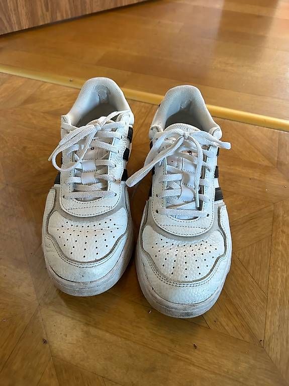 Scarpe da donna: Adidas Turnschuhe Damen Gr. 40 – Usato da Zürich venduto da cam_26fh