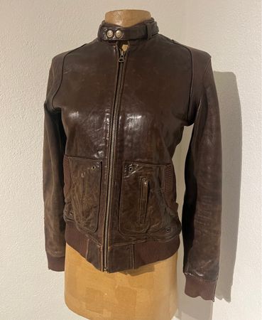 Veste en cuir temps des cerises  taille S,