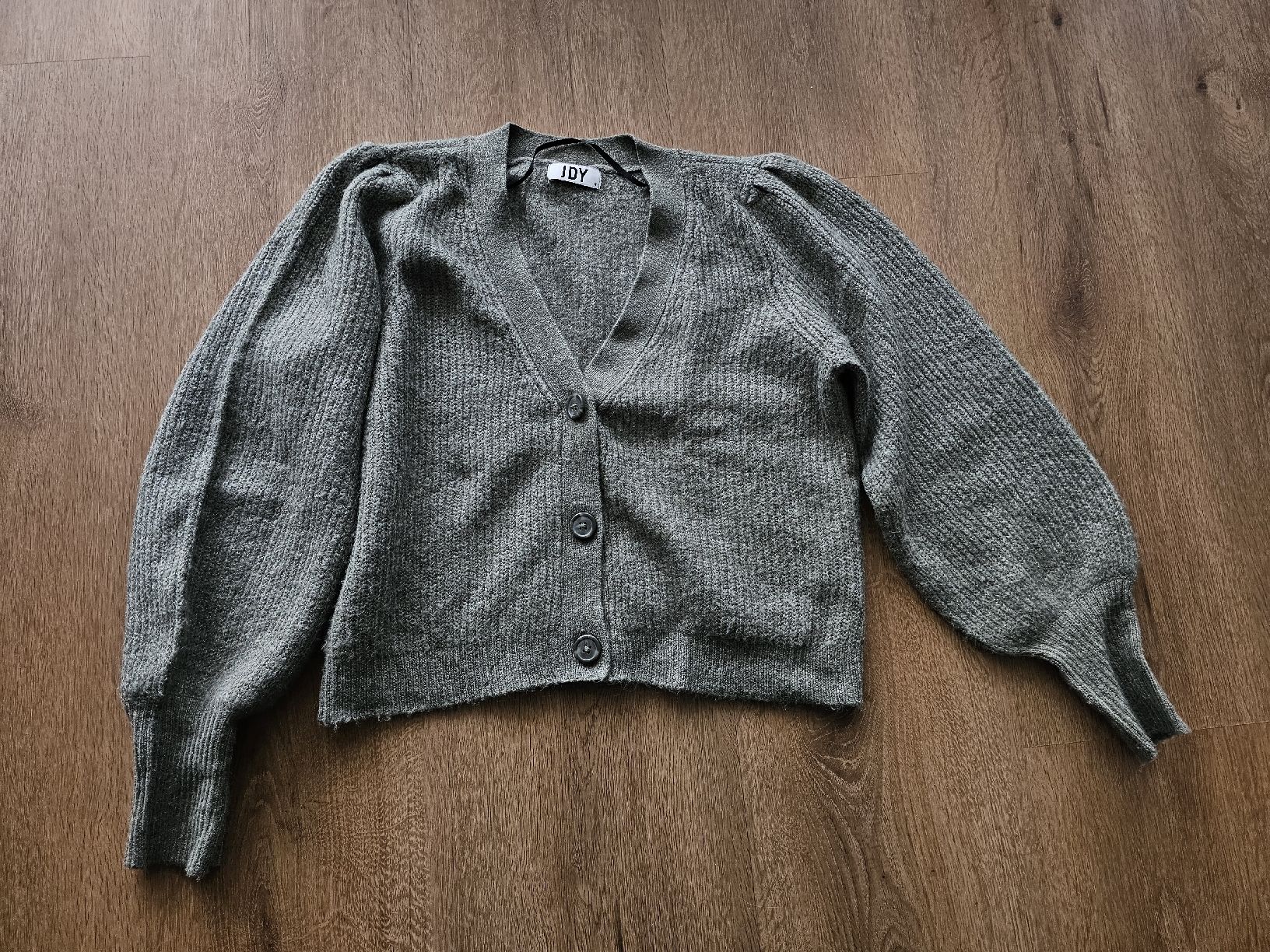 Only Pulls & Sweat-shirts: Winterpullover/Jacke mit Knöpfen S – D'occasion à Büttikon AG par PAM120319