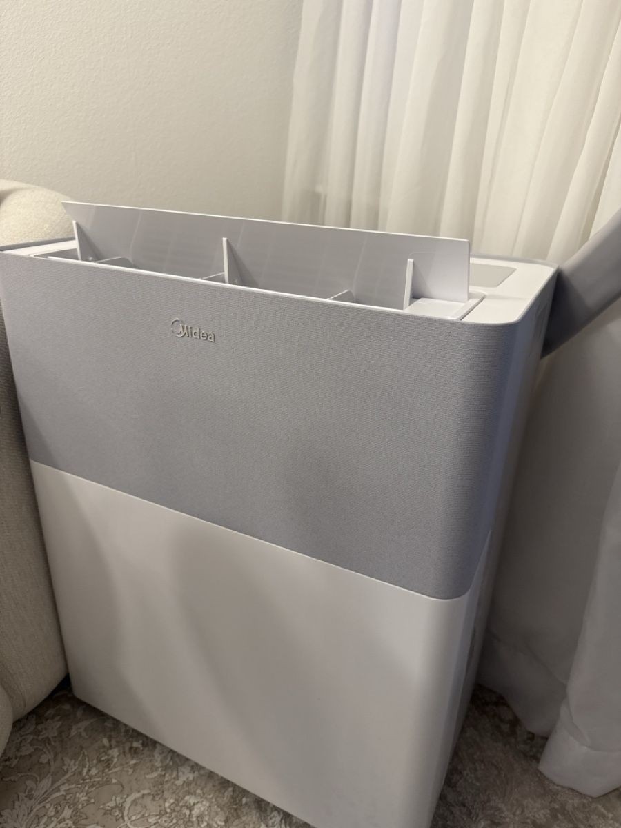 Midea Condizionatori: Midea PortaSplit Cool 8000 BTU – Nuovo (secondo la descrizione) da Dietlikon venduto da f.a.1975