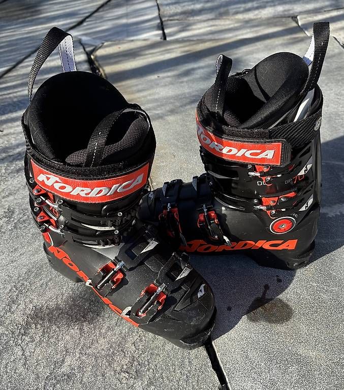 Scarpe per ragazzi: Chaussure de ski enfant – Usato da Monthey venduto da ari_6vkp