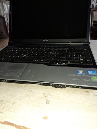 Fujitsu Lifebook Intel(R), 15.6 Zoll, Core i7,RAM 16GB 465GB
