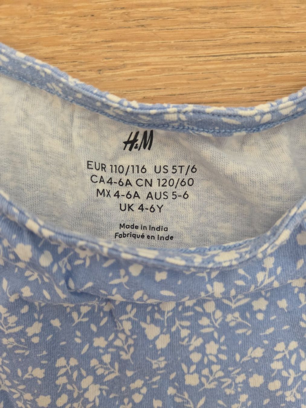 H&M Vestiti & Gonne: Robe fille taille 110/116 – Usato da Carouge GE venduto da Gasco 1