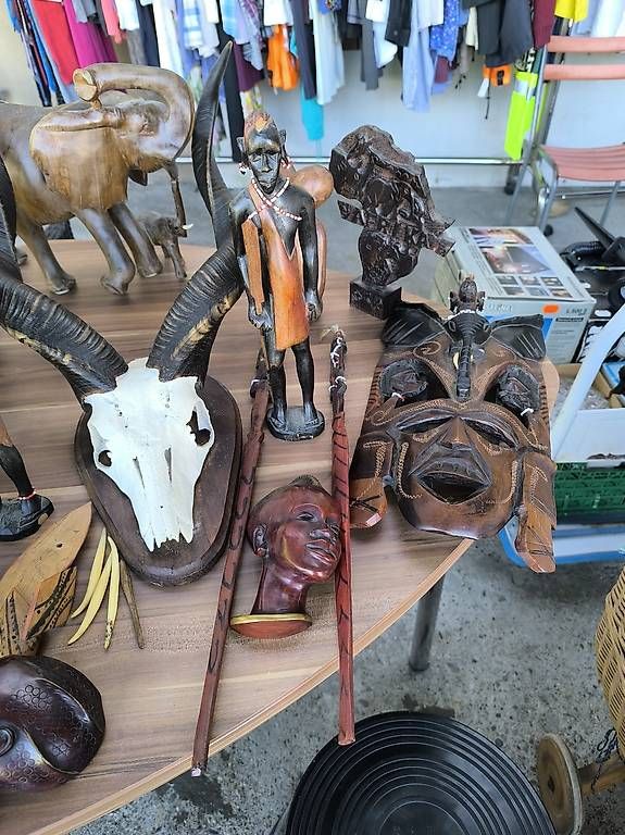 Sculture & Statue: Afrikanische Figuren  – Usato da Walliswil-Nbipp venduto da australien2007 2