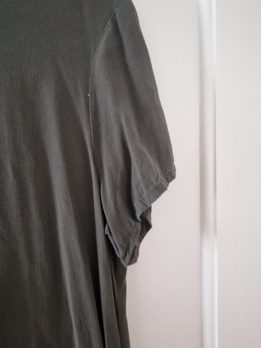 Kleider: Olive Kleid aus leichtem Stoff, L Viscose – Neu (gemäss Beschreibung) aus Ottenbach von Claurin 1