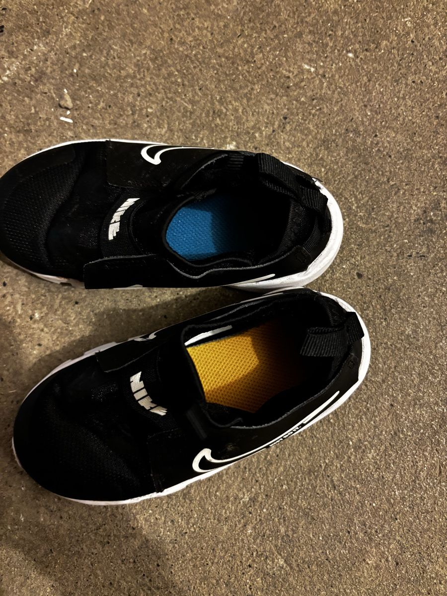 Scarpe da uomo: Nike Kinderschuhe Grösse 25 – Nuovo (secondo la descrizione) da Liebefeld venduto da meg_w5pc 1