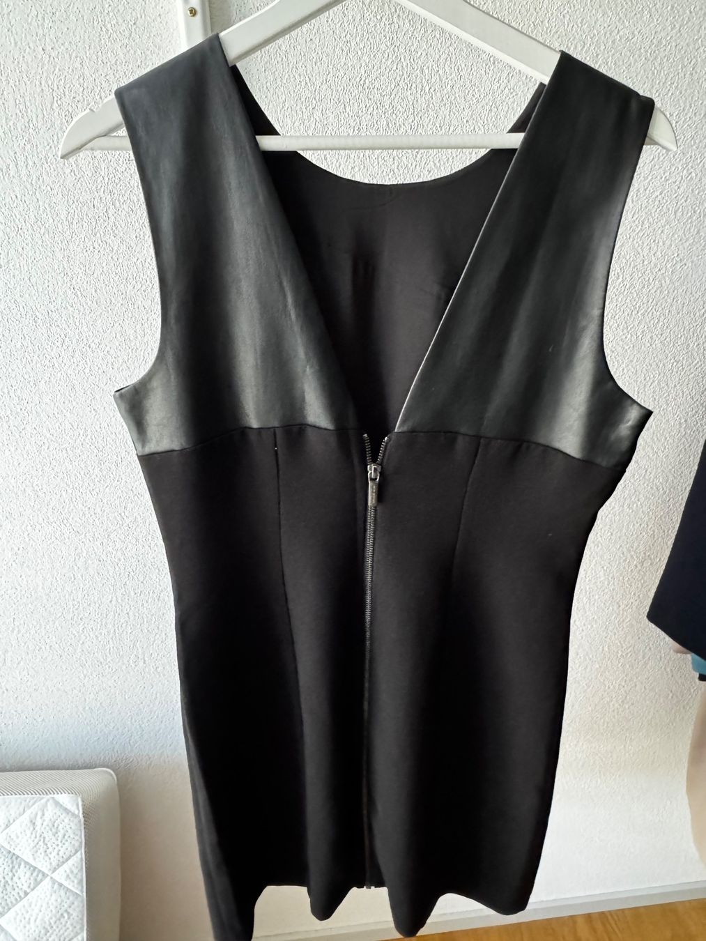 Armani Kleider: Armani Exchange dress size 40 – Gebraucht aus Uetikon am See von kar_r6xq 1