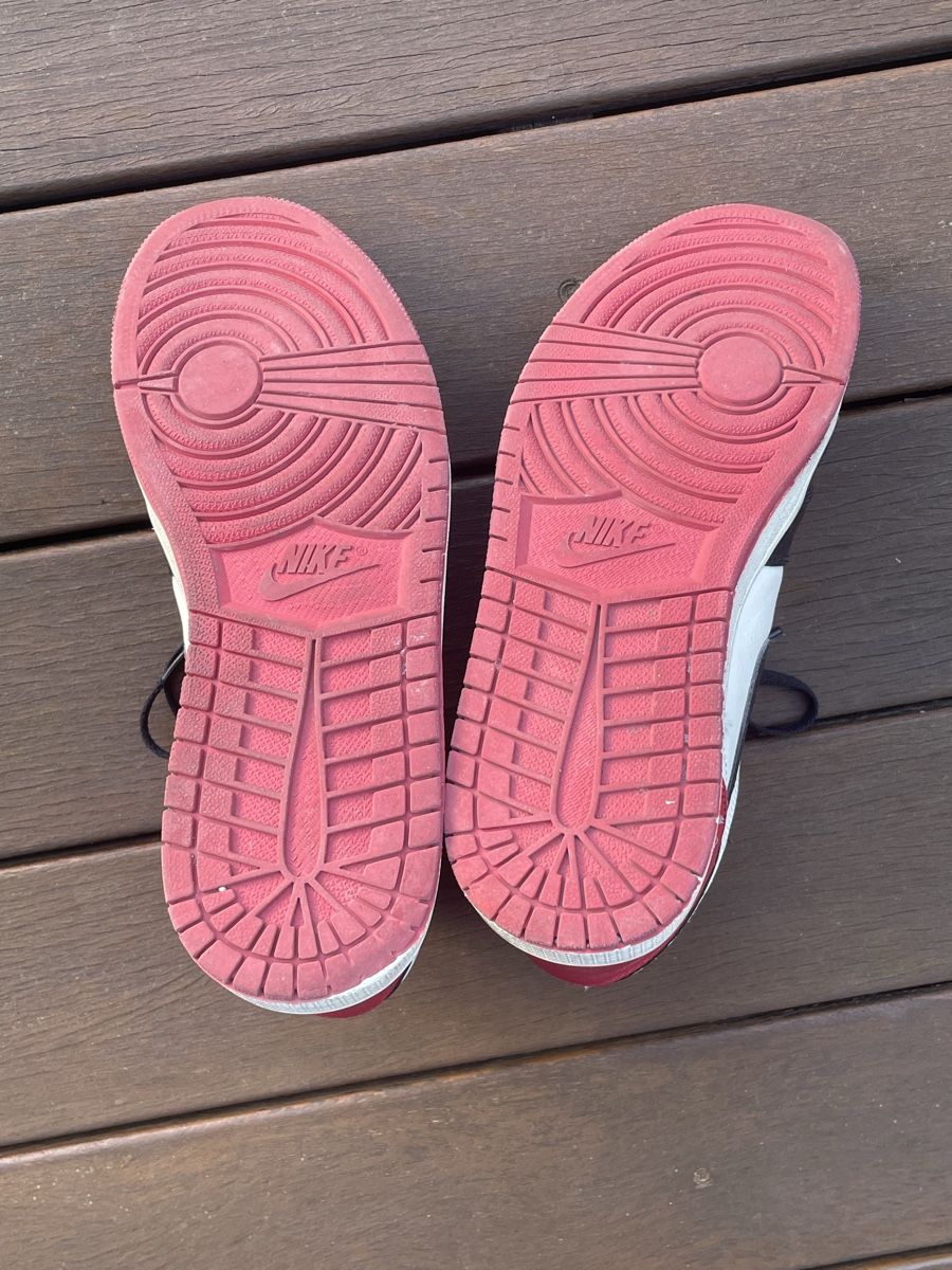Jordan Herrenschuhe: Air Jordan 1 blanc et rouge 42.5 – Gebraucht aus Commugny von arm_7m7m 3