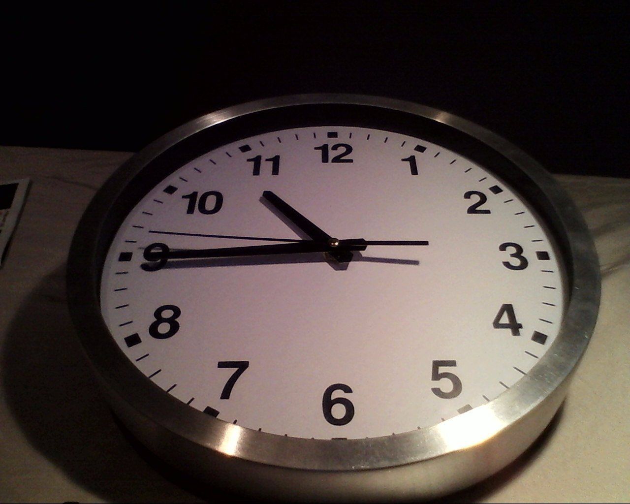 Montres: Uhr Zeitlos – Neuf avec emballage d'origine à Liesberg par Concombres8478