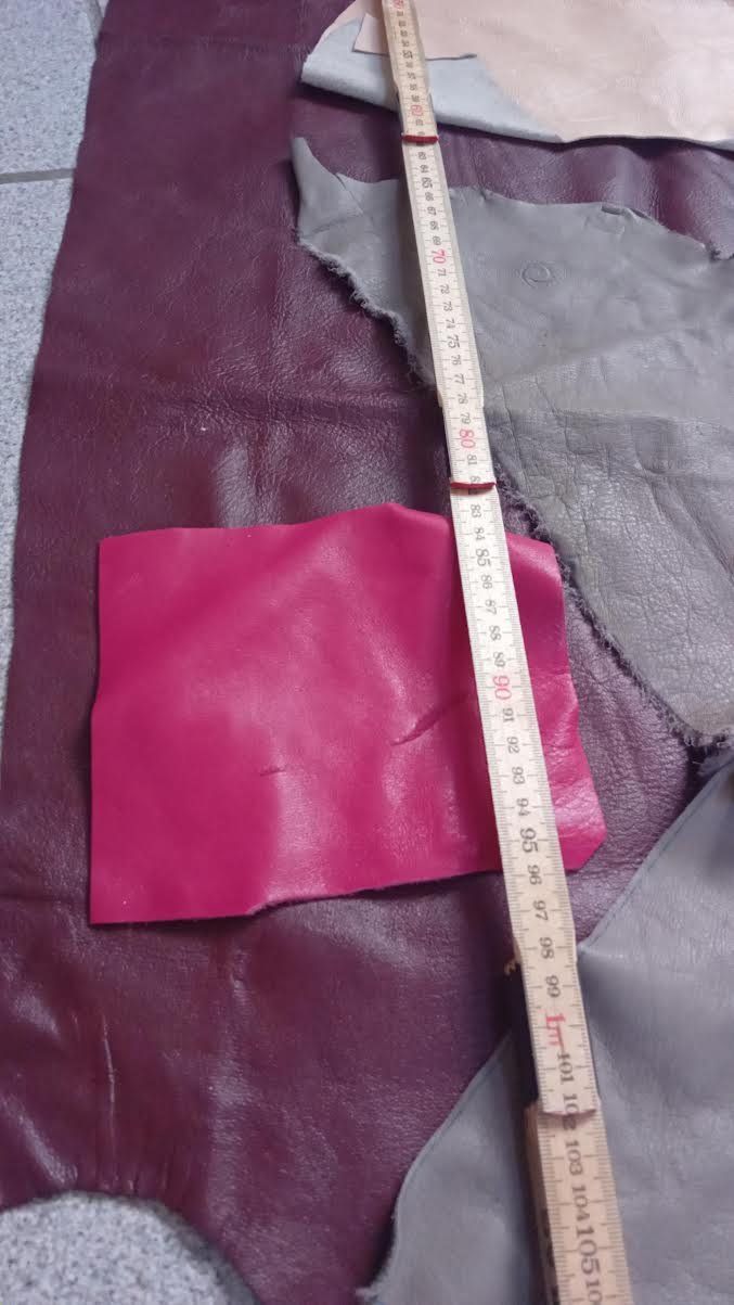 Tissus: Leder Reste ca.3,5kg – D'occasion à Salez par Robe12 4