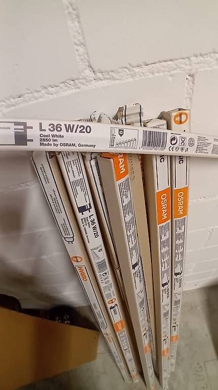 Osram Lampade: 14 Leuchtröhre, ungebraucht – Nuovo e nell'imballaggio originale da Schwerzenbach venduto da Aura888