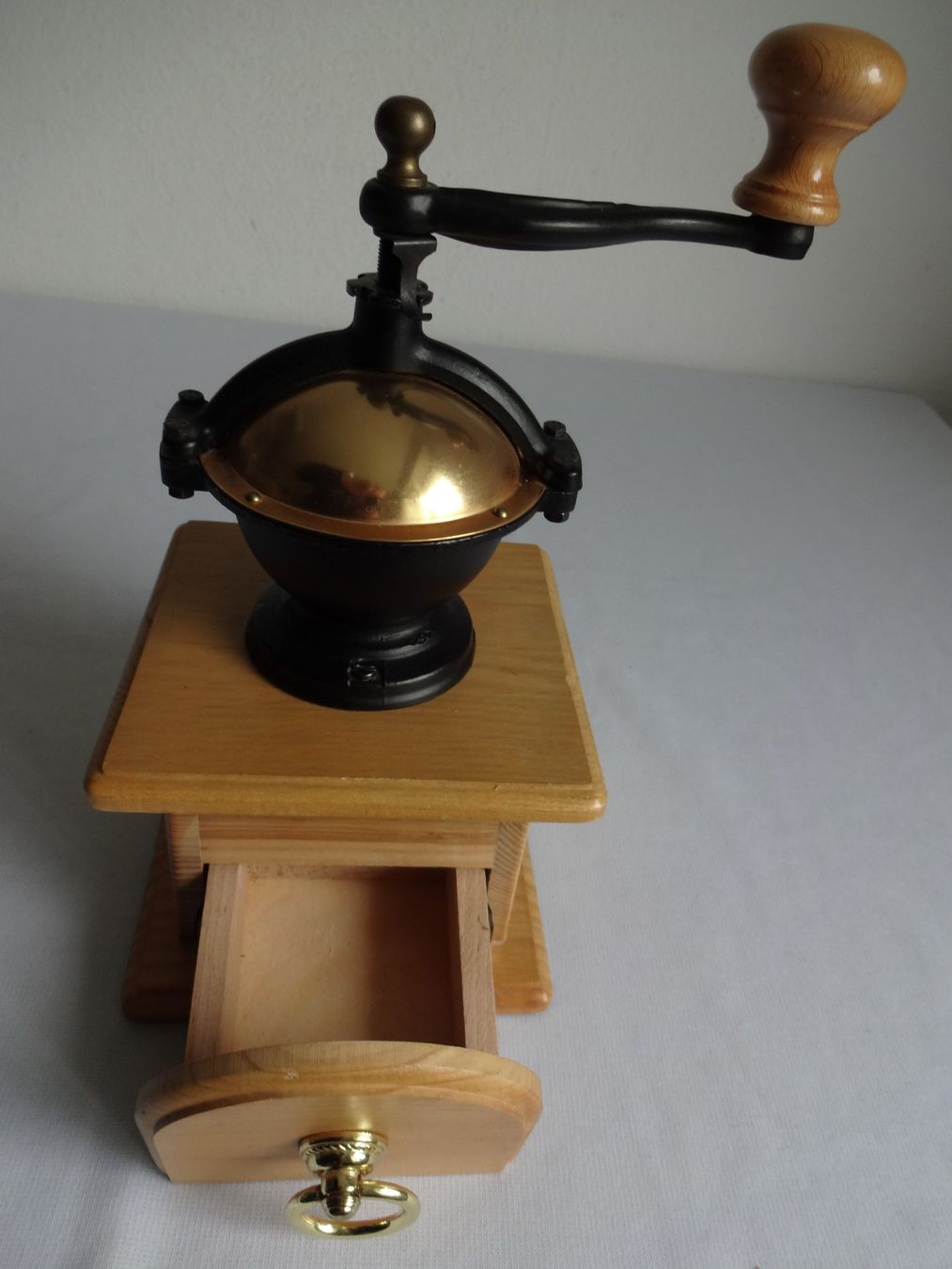 Elettrodomestici da cucina: Hand Kaffeemühle, Neu – Nuovo (secondo la descrizione) da Frauenfeld venduto da Jahy 1