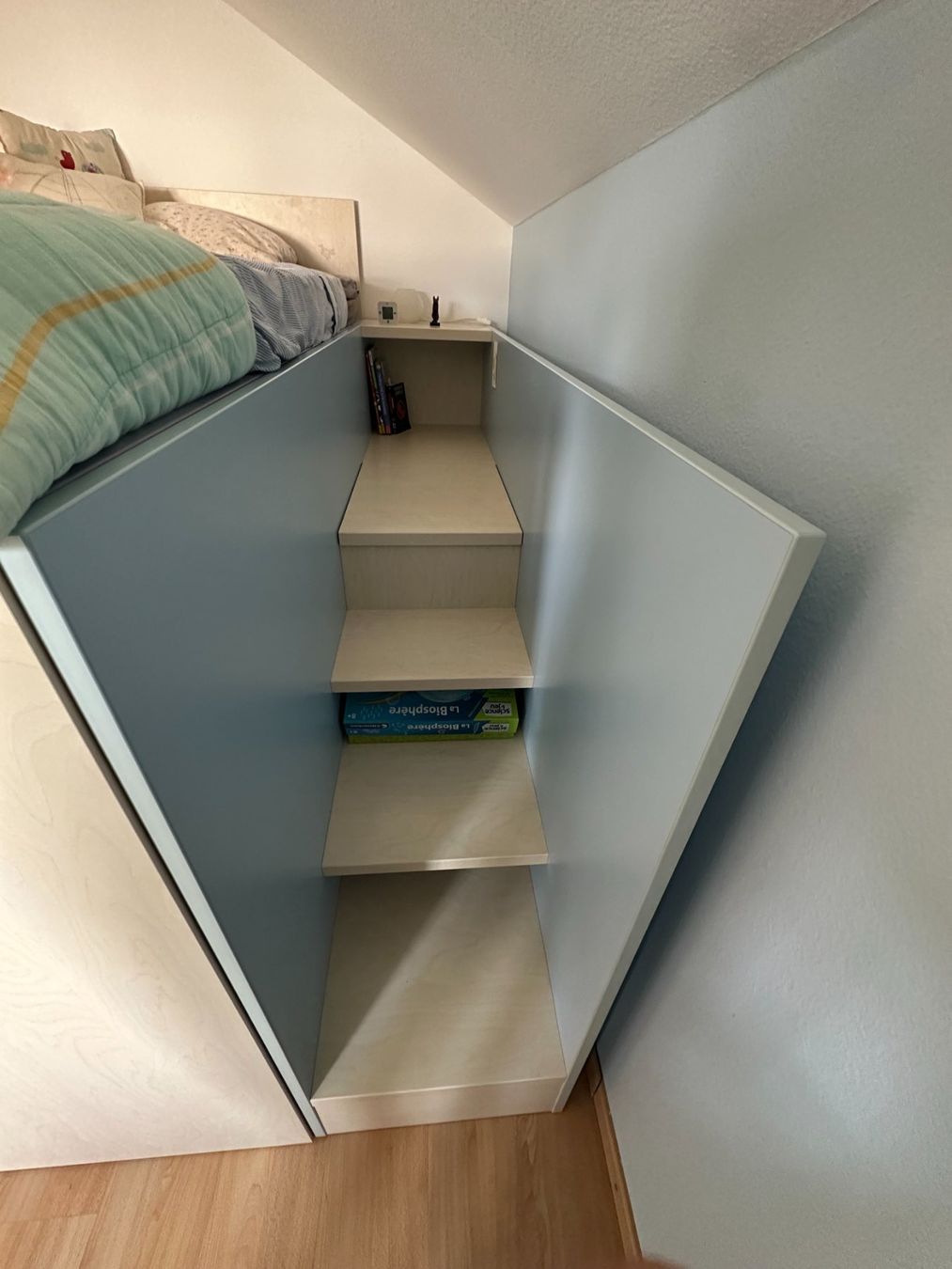 Letti: Lit superposé ERBA avec table de nuit, escalier et rangement – Usato da Thônex venduto da sui_001 2