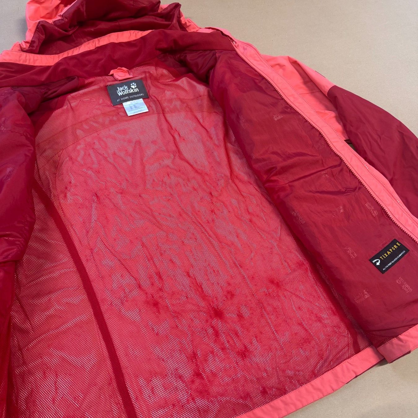 Jack Wolfskin Jacken: Jack Wolfskin pink rain-protective jacket regenjacke wind – Gebraucht aus St. Gallen von sourced_limited 3